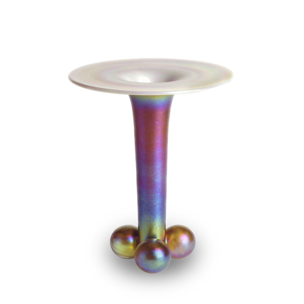 8AN 049  Vase with base of three balls